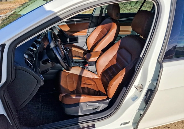 Volkswagen Golf cena 38900 przebieg: 304000, rok produkcji 2013 z Toruń małe 301
